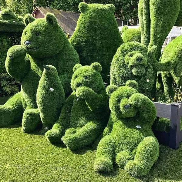 Living topiary