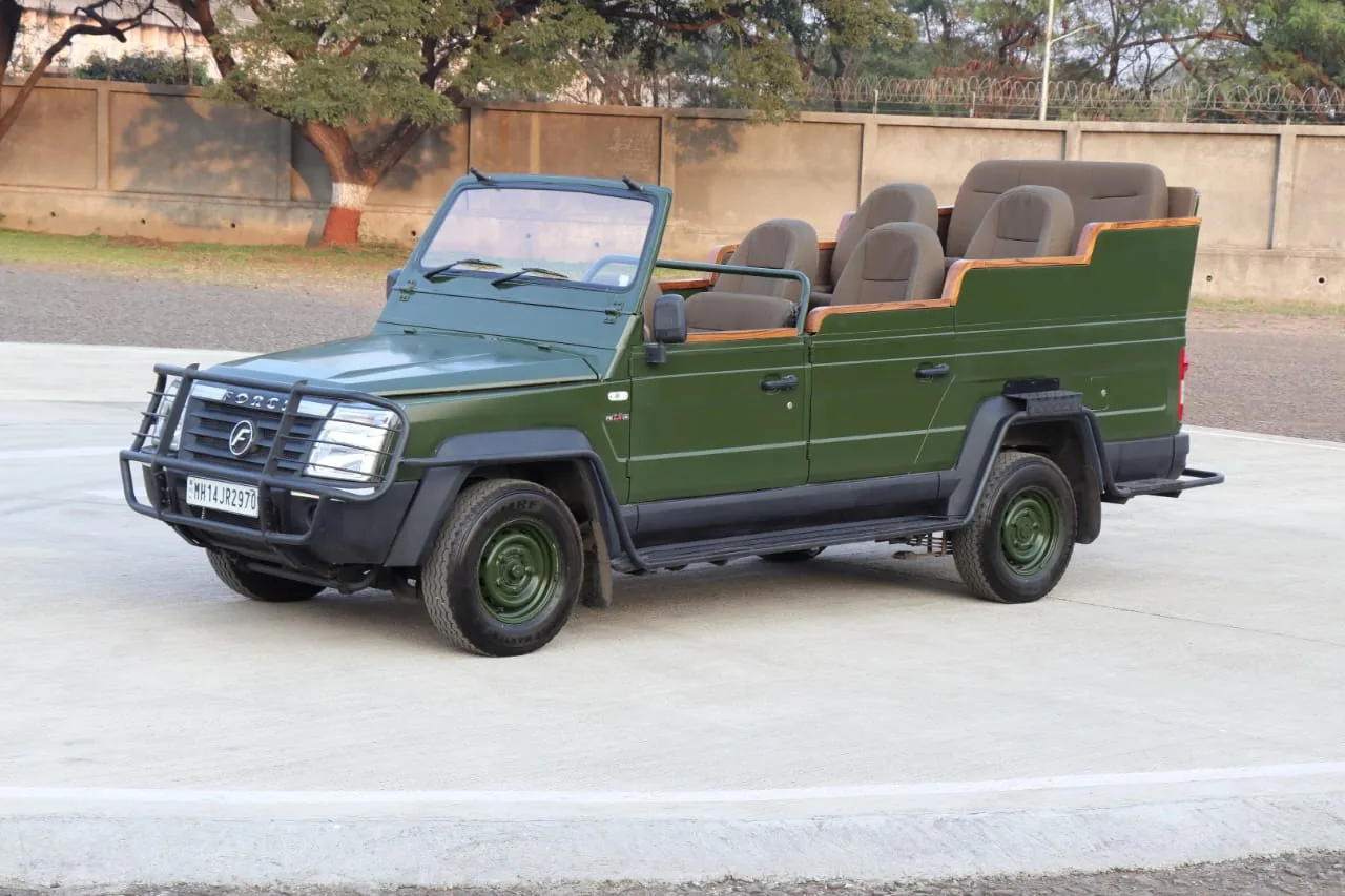 Open safari jeep